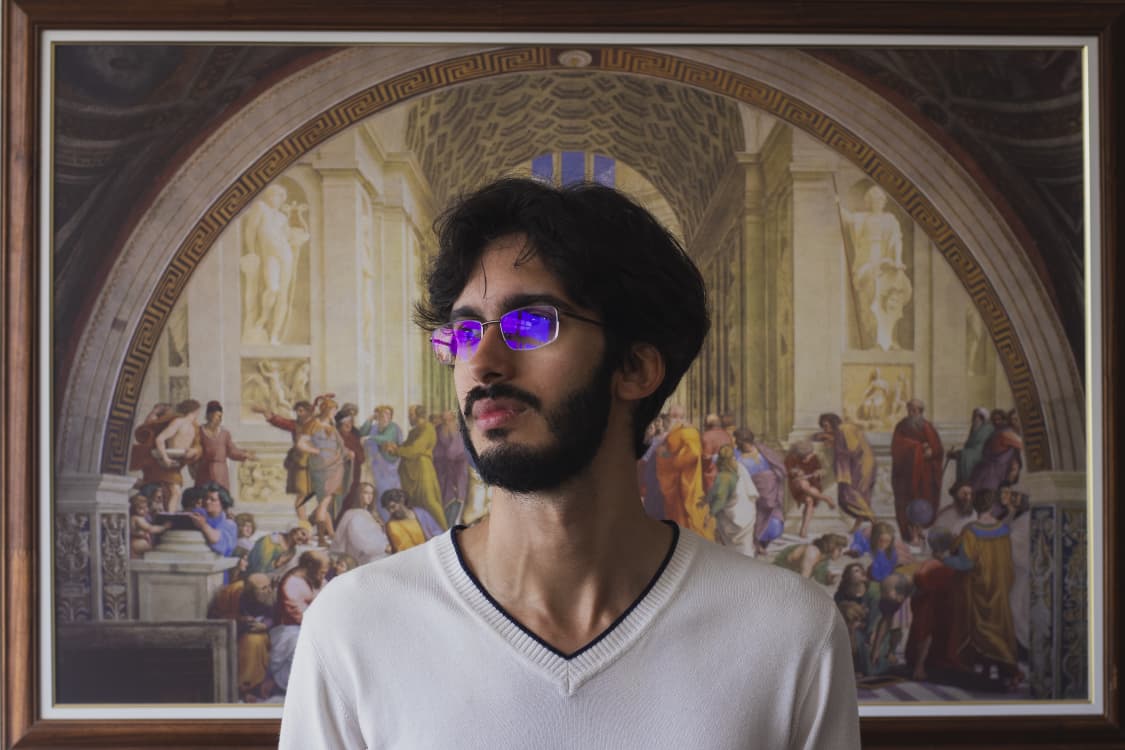 Fillipe Campos, psicólogo do Rio de Janeiro, em seu consultório